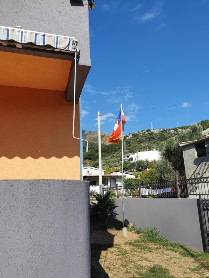 Apartmen Kuca Za Odmor I Familiju Bar Exterior foto