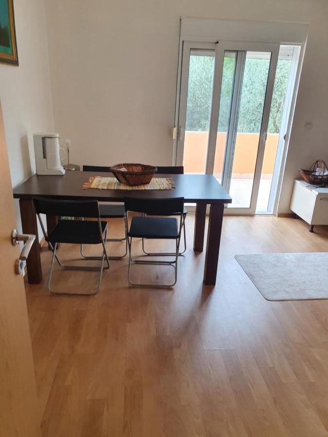 Apartmen Kuca Za Odmor I Familiju Bar Exterior foto