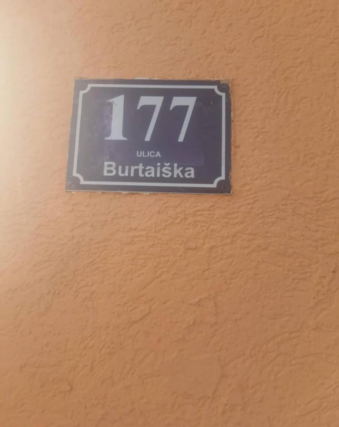 Apartmen Kuca Za Odmor I Familiju Bar Exterior foto